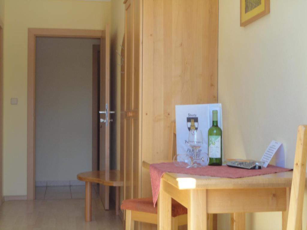 Staatz Gaestezimmer Rieder חדר תמונה