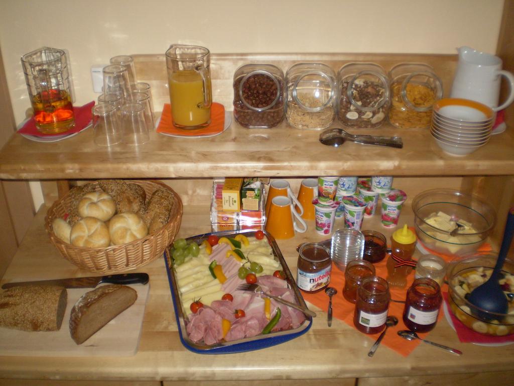 Staatz Gaestezimmer Rieder מראה חיצוני תמונה